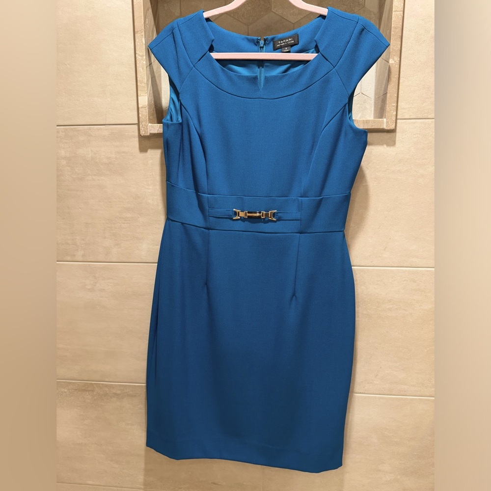 Like New - Tahari by Arthur S Levine Cap Sleeve Sheath Dress in Teal - Size 8